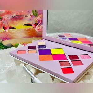 Eyeshadow Palette. 14 shades. NIB